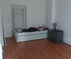 Looking for a girl roommate