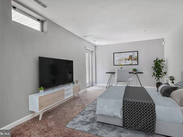 ROOM WITH PRIVATE BATH READY NOW