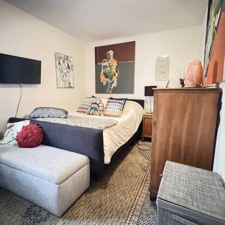 Peaceful Shared Oasis Near 32nd Street