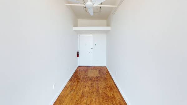 OFFICE ART STUDIO MASSAGE ESTHETICS TATTOO STUDIO 4-E-12