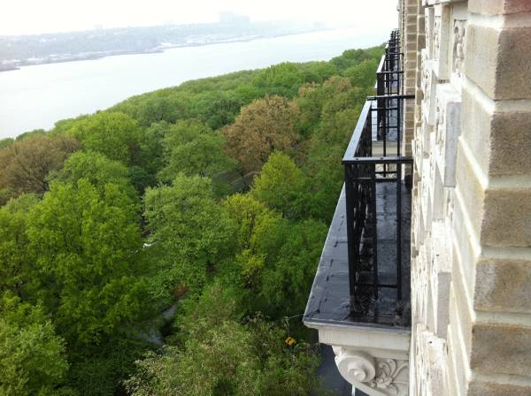 Beautiful apartment with a View! Thanksgiving weekend only