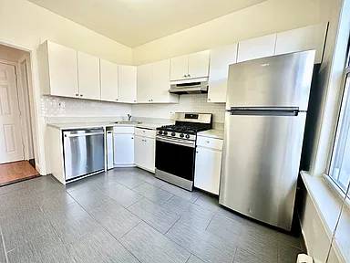 Comfortable 1BR in Tree-lined St!