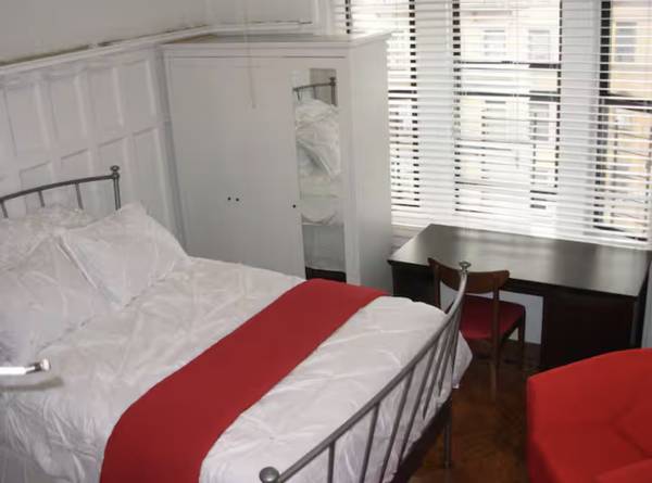 Private bedroom for the holidays Weekly - Thanksgiving Week